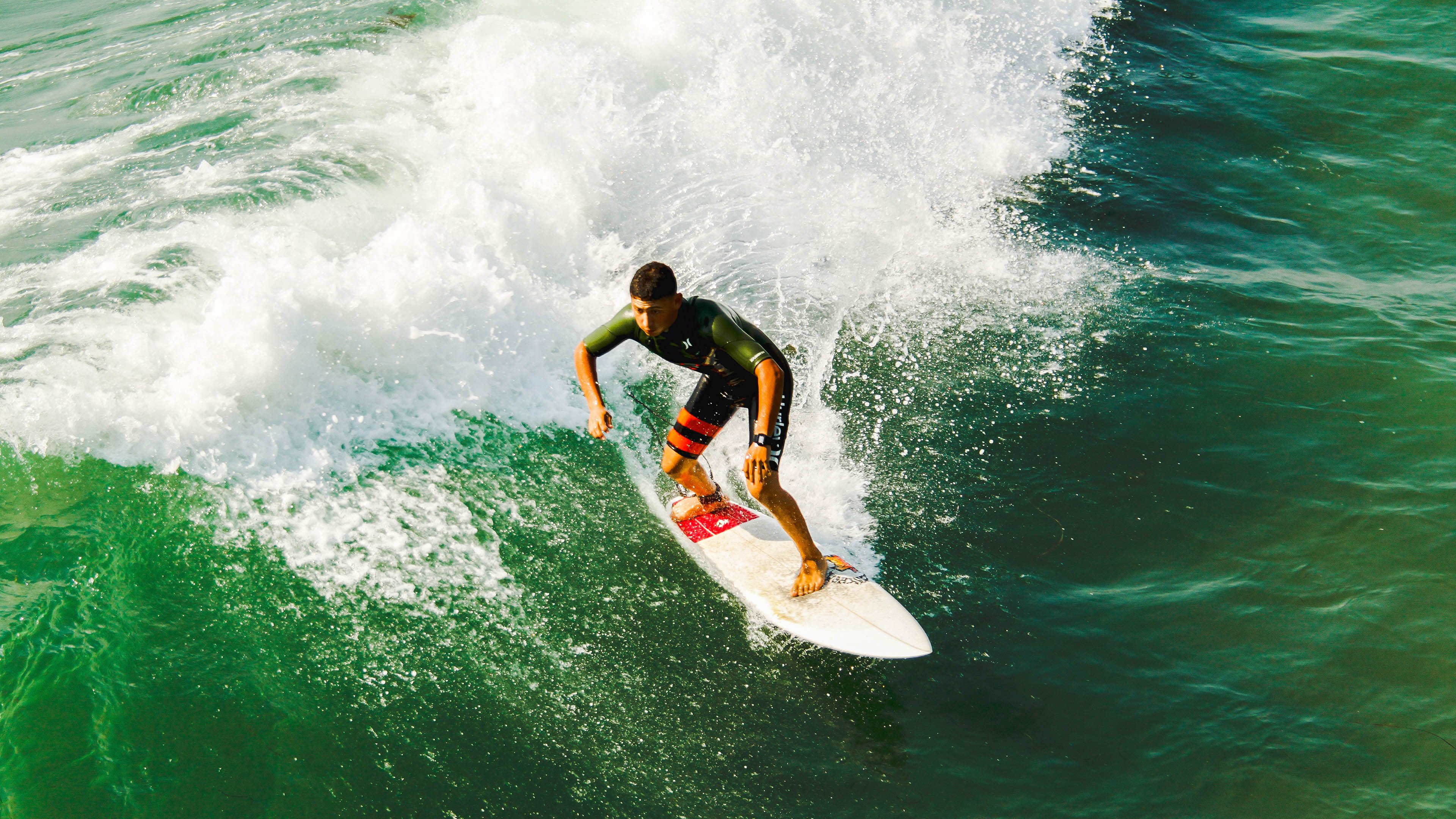 “马科斯·莫奇的精准防守与突进技术，帮助美洲狮队拓宽战术深度”
